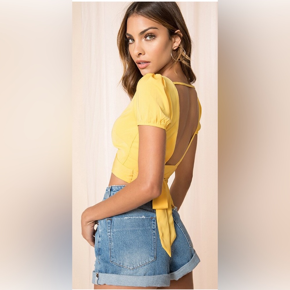 🆕 Superdown Ricky Tie Back Open Back Crop Top - Picture 2 of 9